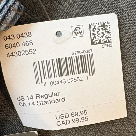 American Eagle Outfitters Dark Blue Flare Jeans - Picture 3 of 3